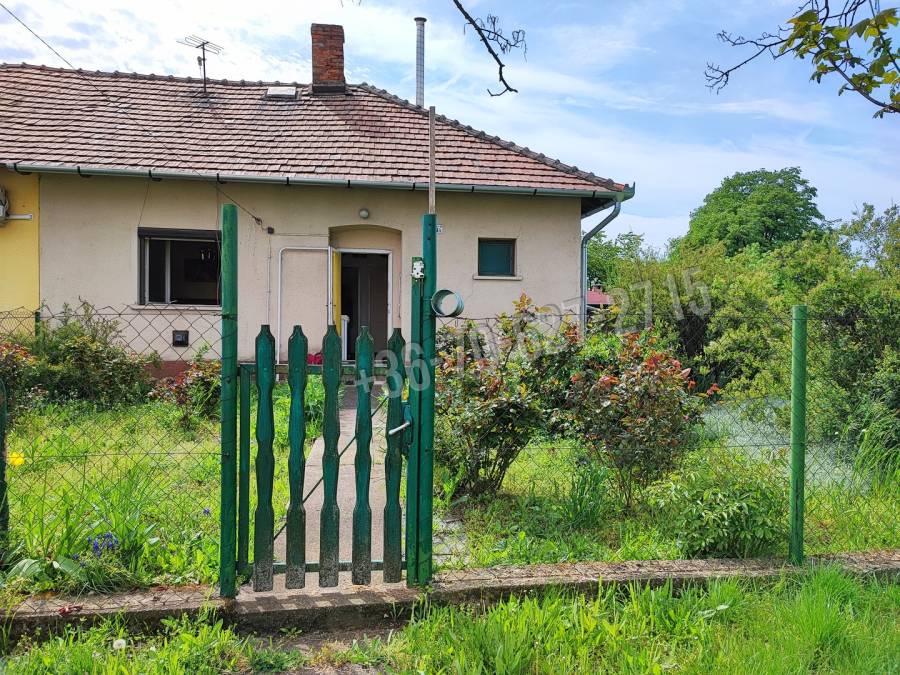 eladó családi ház, Mezőkeresztes