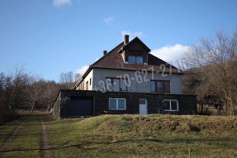 eladó családi ház, Parád