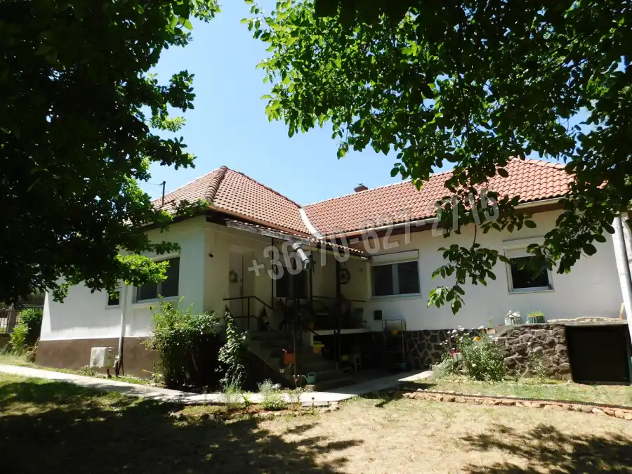 eladó családi ház, Parád